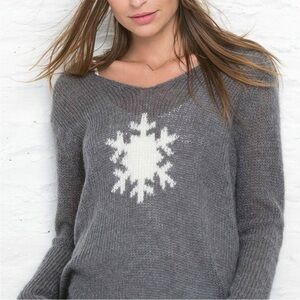 V-NECK SNOWFLAKE SWEATER